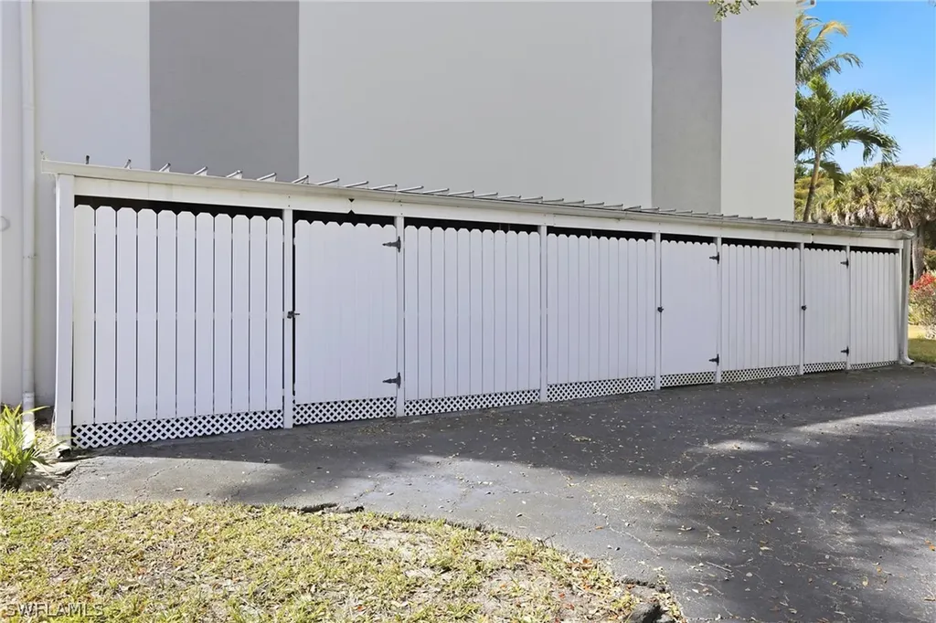 215 Cypress Way E Naples FL 34110