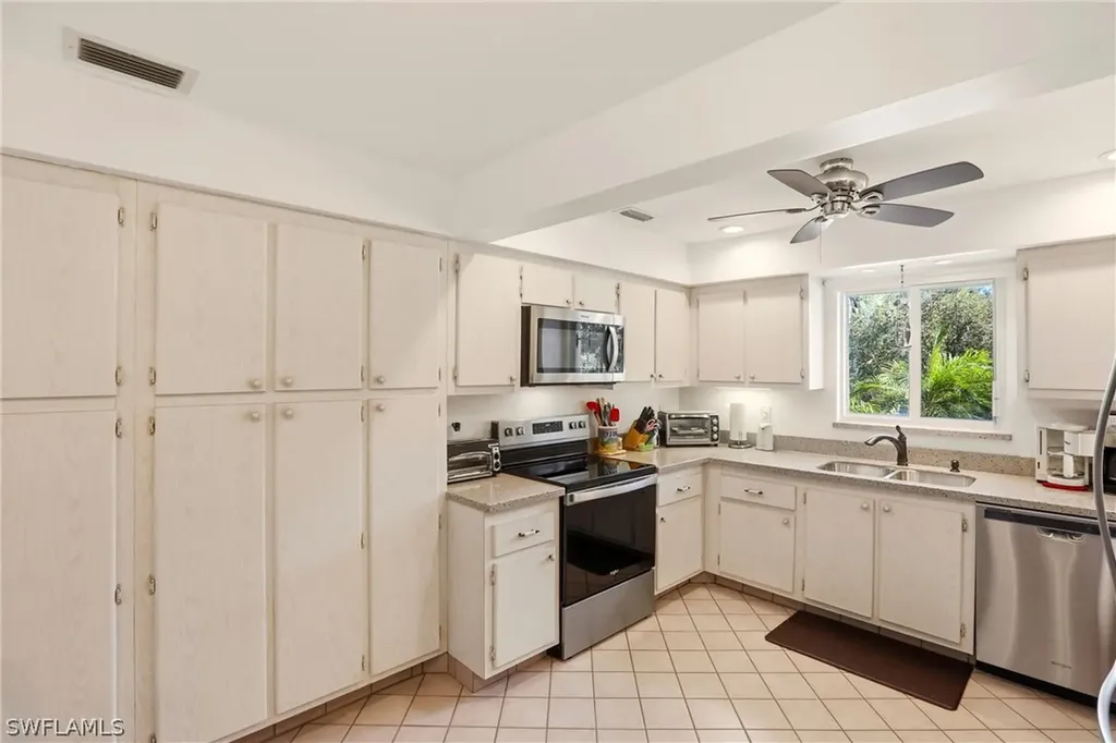 215 Cypress Way E Naples FL 34110