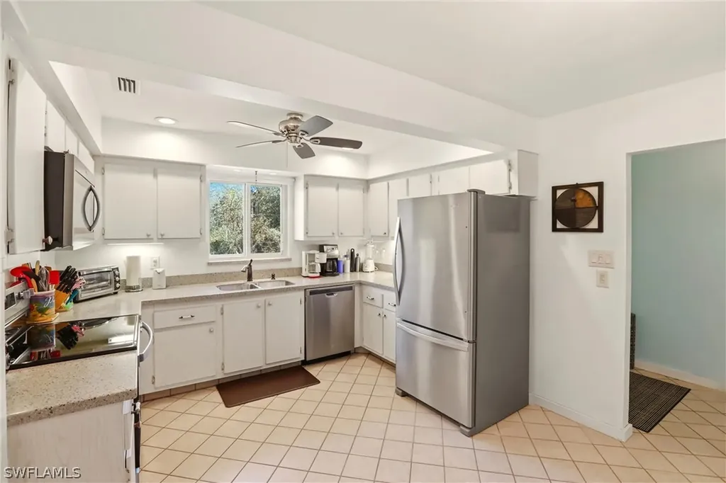 215 Cypress Way E Naples FL 34110