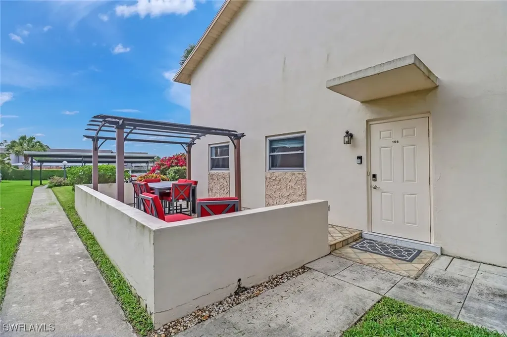 185 Cypress Way E Naples FL 34110