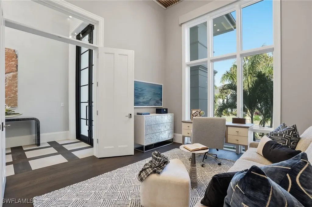 510 Neapolitan Lane Naples FL 34103