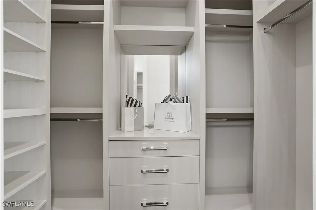 510 Neapolitan Lane Naples FL 34103