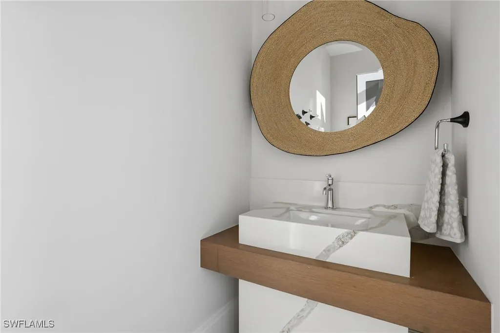 510 Neapolitan Lane Naples FL 34103