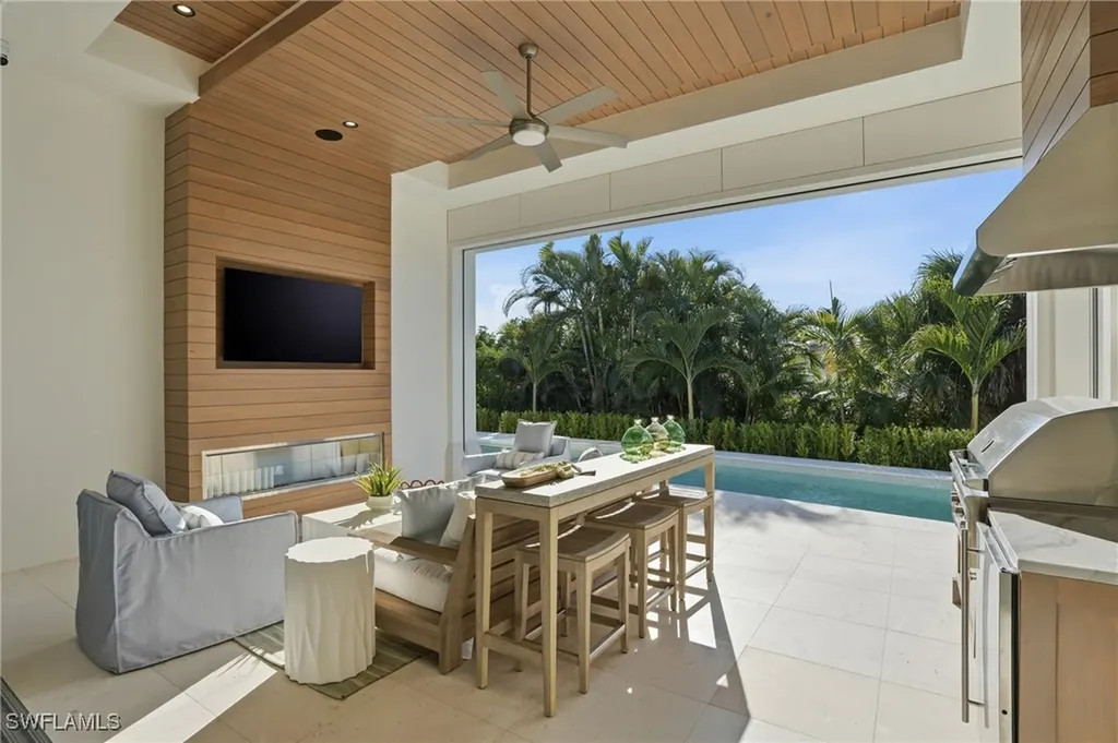 510 Neapolitan Lane Naples FL 34103