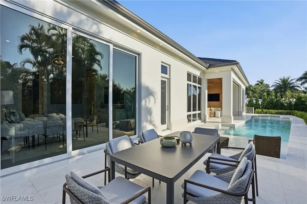 510 Neapolitan Lane Naples FL 34103