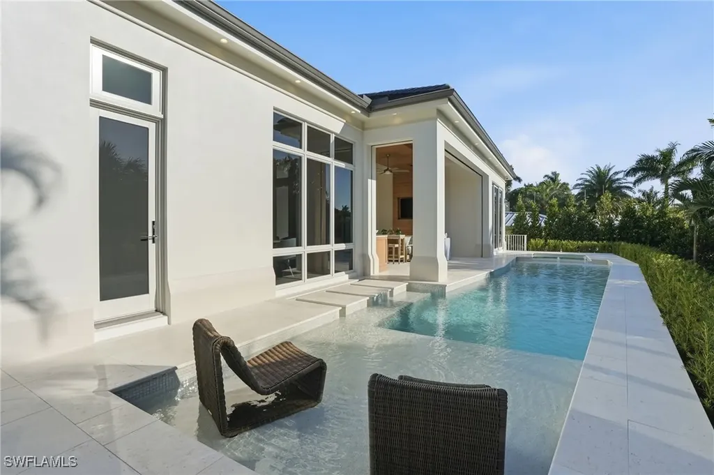 510 Neapolitan Lane Naples FL 34103