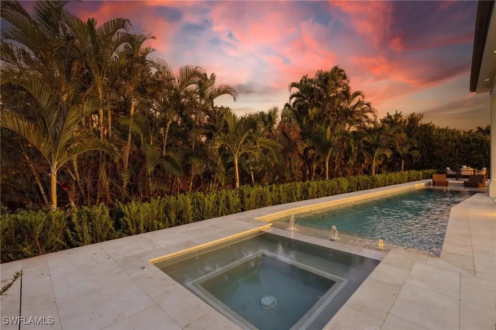 510 Neapolitan Lane Naples FL 34103