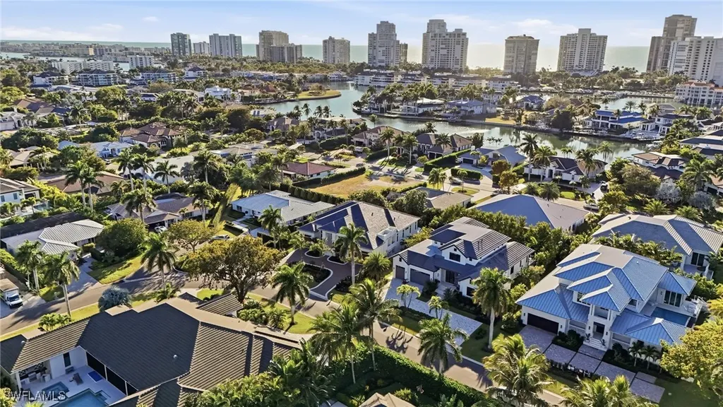 510 Neapolitan Lane Naples FL 34103