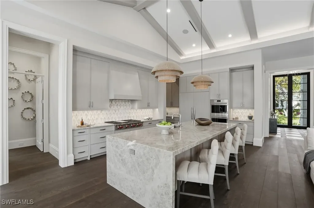 510 Neapolitan Lane Naples FL 34103