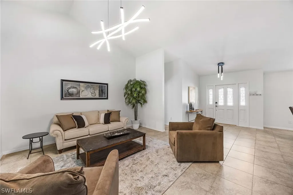 2529 Kings Lake Boulevard Naples FL 34112