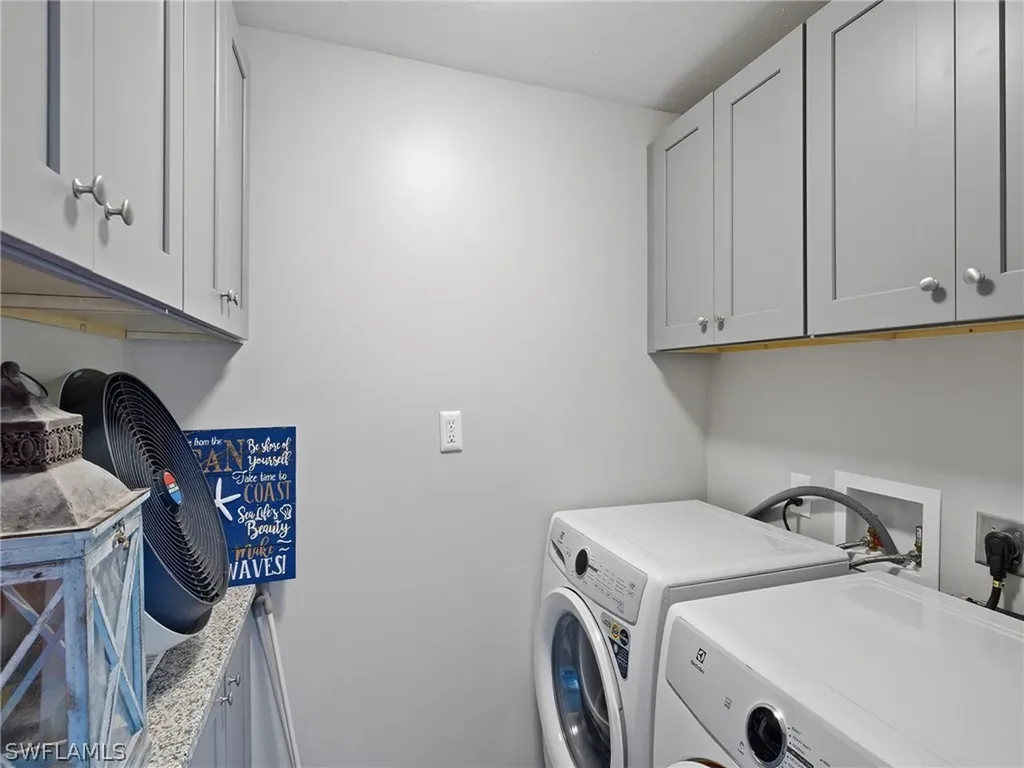 555 Park Shore Drive Naples FL 34103