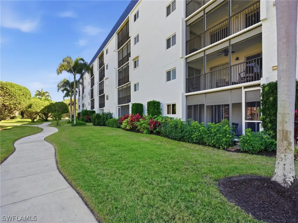 555 Park Shore Drive Naples FL 34103