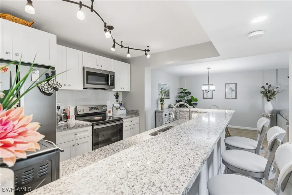 555 Park Shore Drive Naples FL 34103