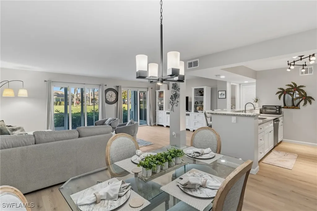 555 Park Shore Drive Naples FL 34103