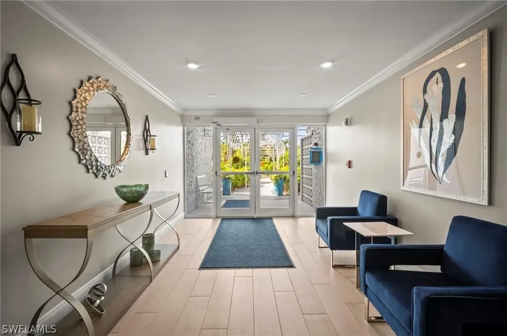 555 Park Shore Drive Naples FL 34103