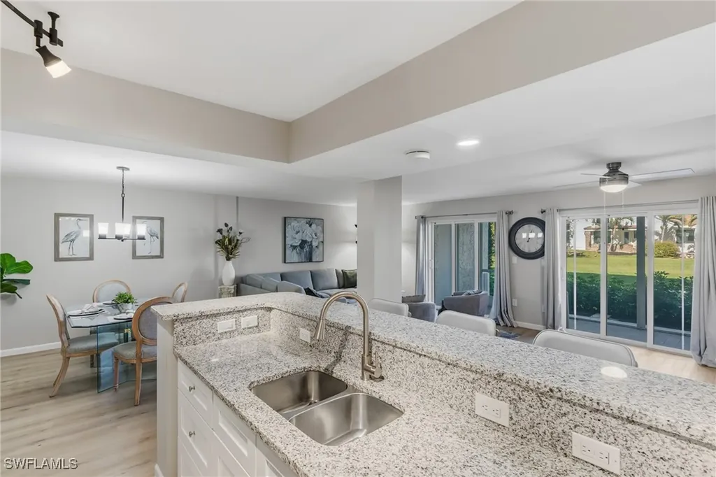 555 Park Shore Drive Naples FL 34103