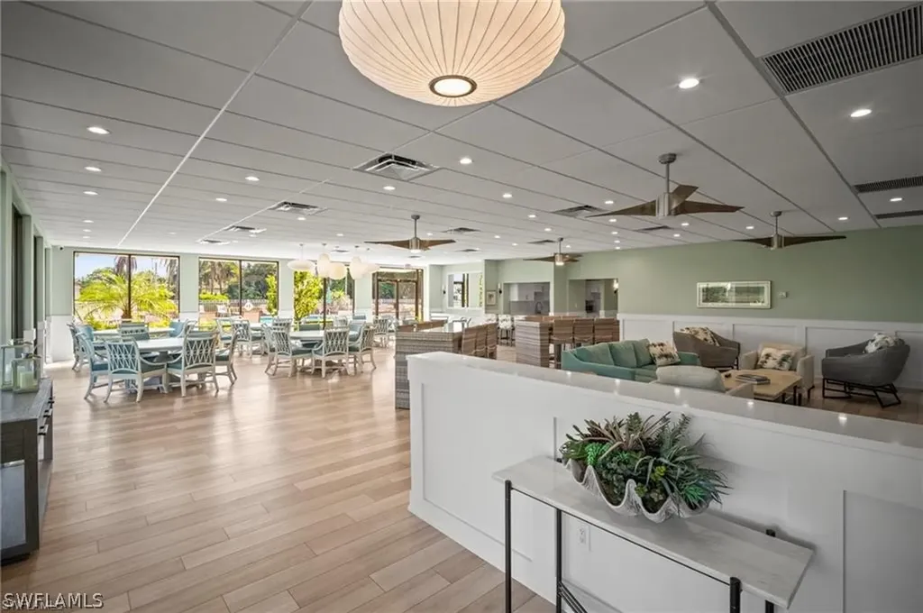 555 Park Shore Drive Naples FL 34103