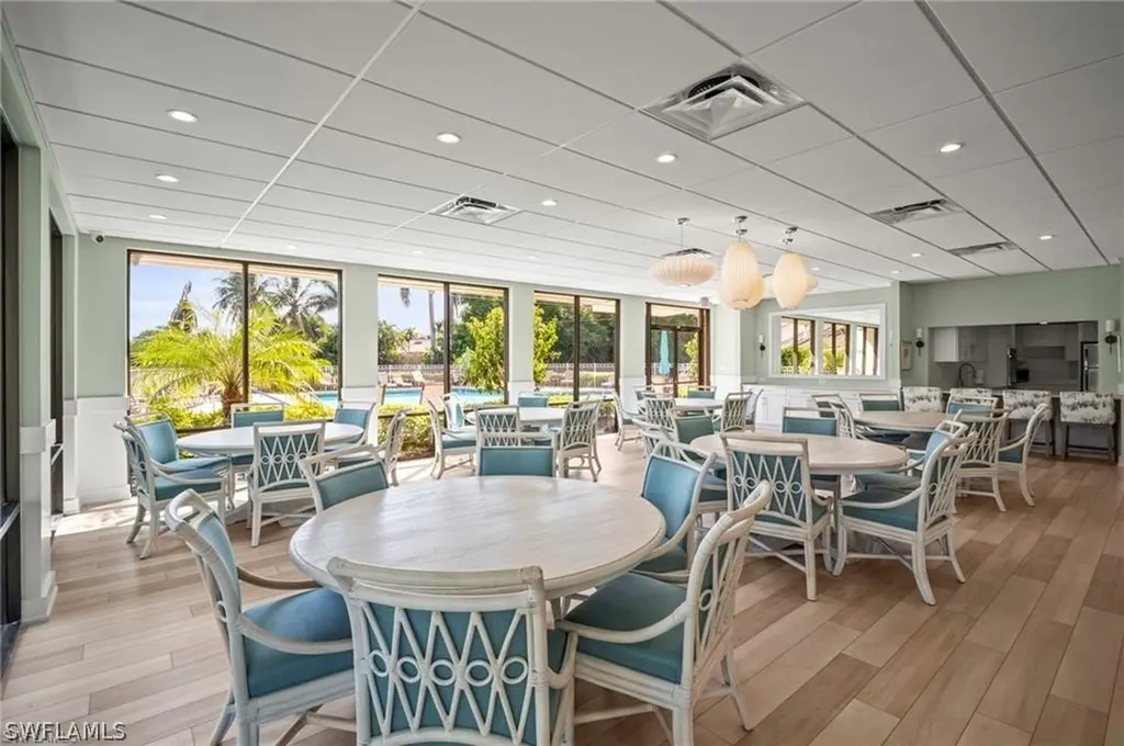 555 Park Shore Drive Naples FL 34103