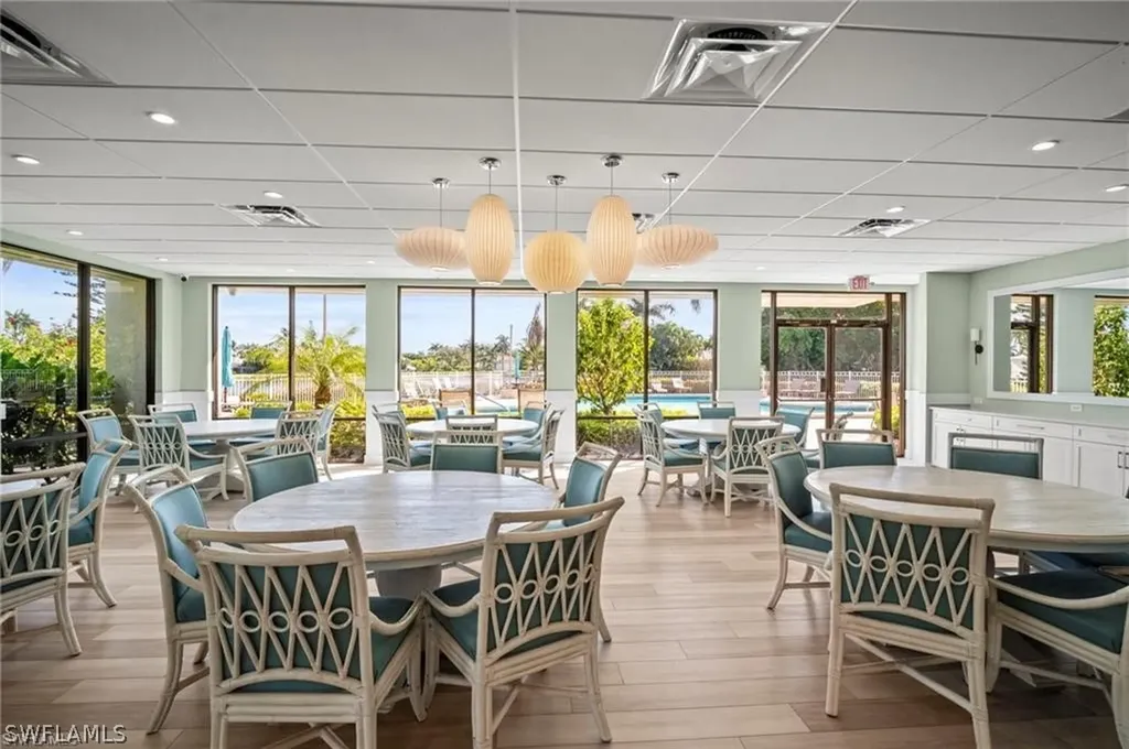 555 Park Shore Drive Naples FL 34103