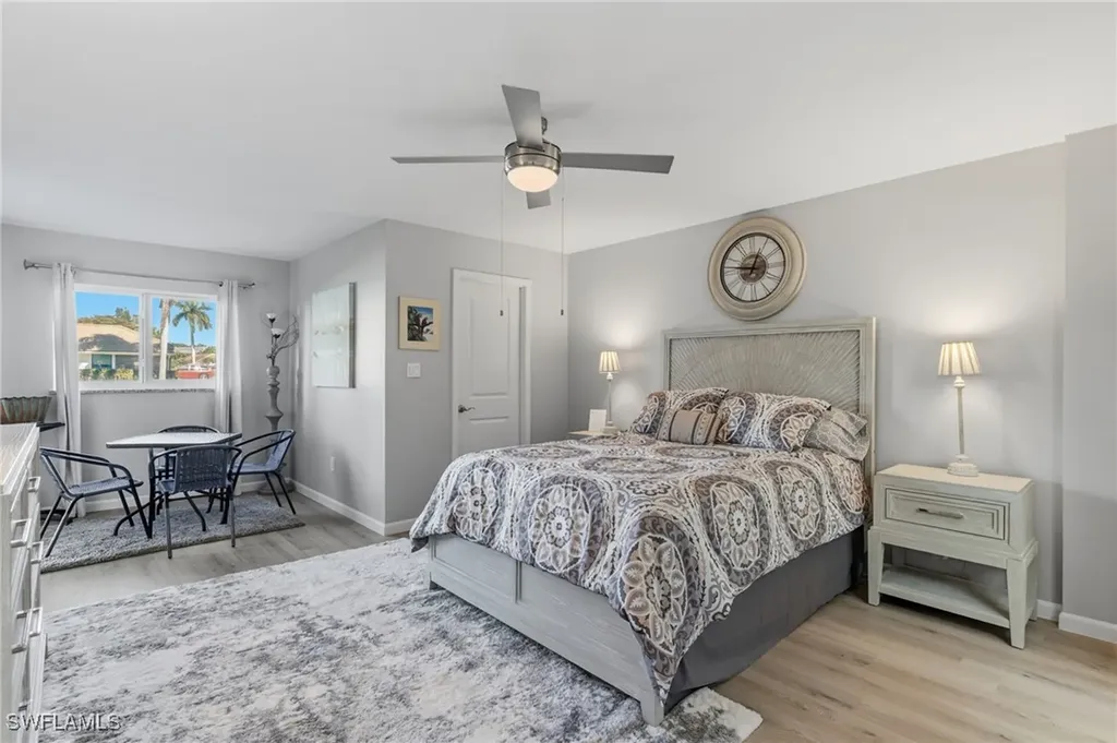 555 Park Shore Drive Naples FL 34103