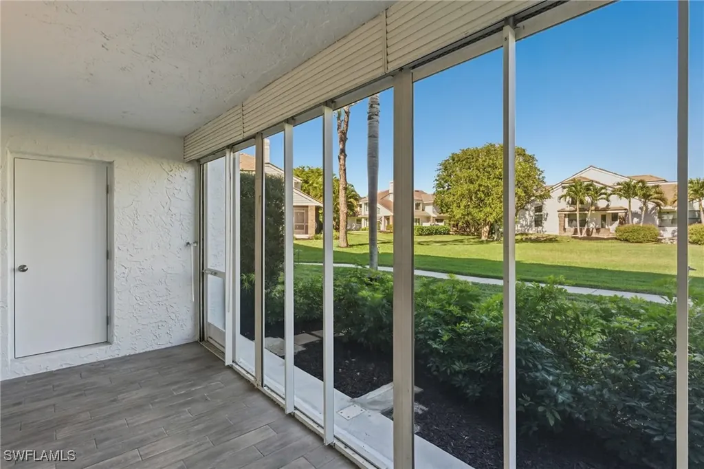 555 Park Shore Drive Naples FL 34103