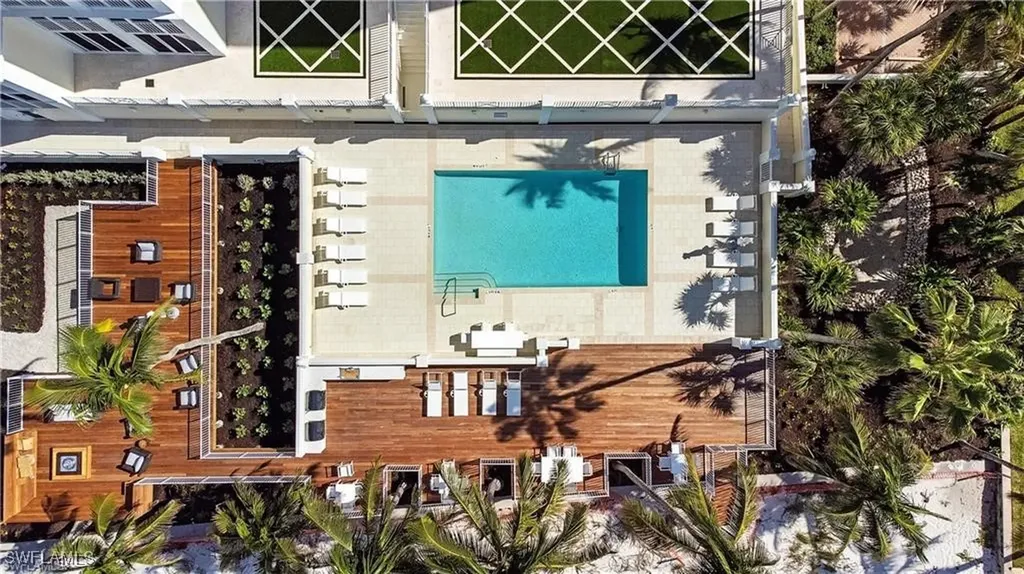 3377 Gulf Shore Boulevard N Naples FL 34103