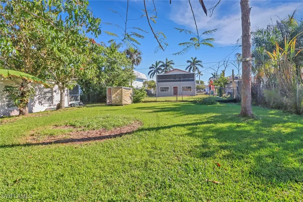 156 4th Street Naples FL 34113