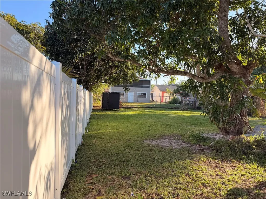 156 4th Street Naples FL 34113