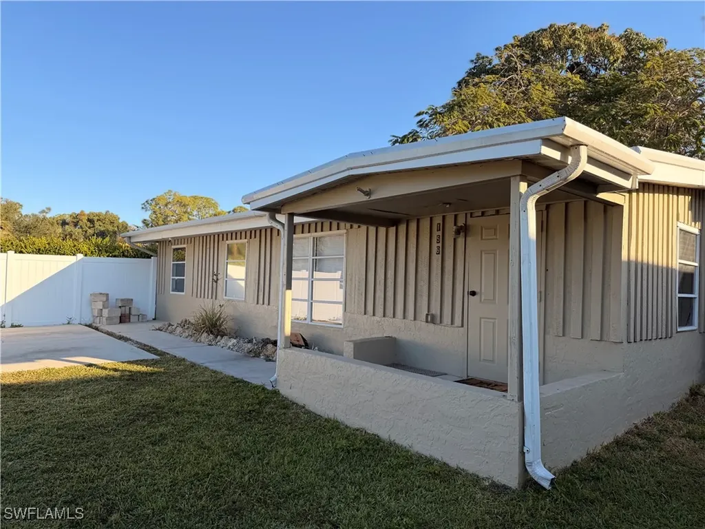 156 4th Street Naples FL 34113