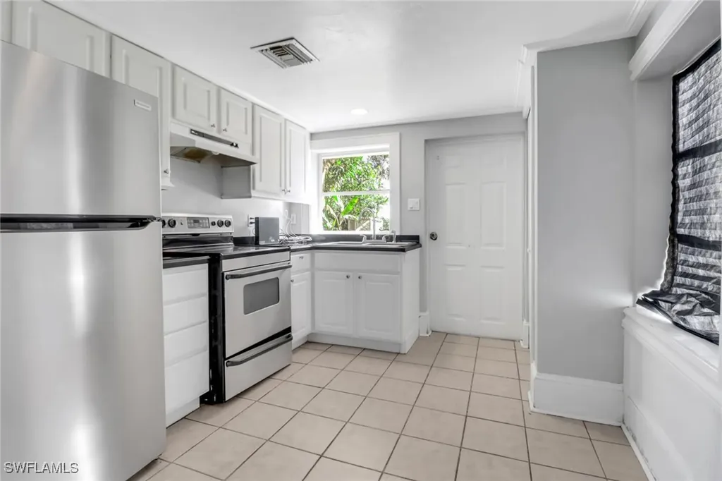 156 4th Street Naples FL 34113