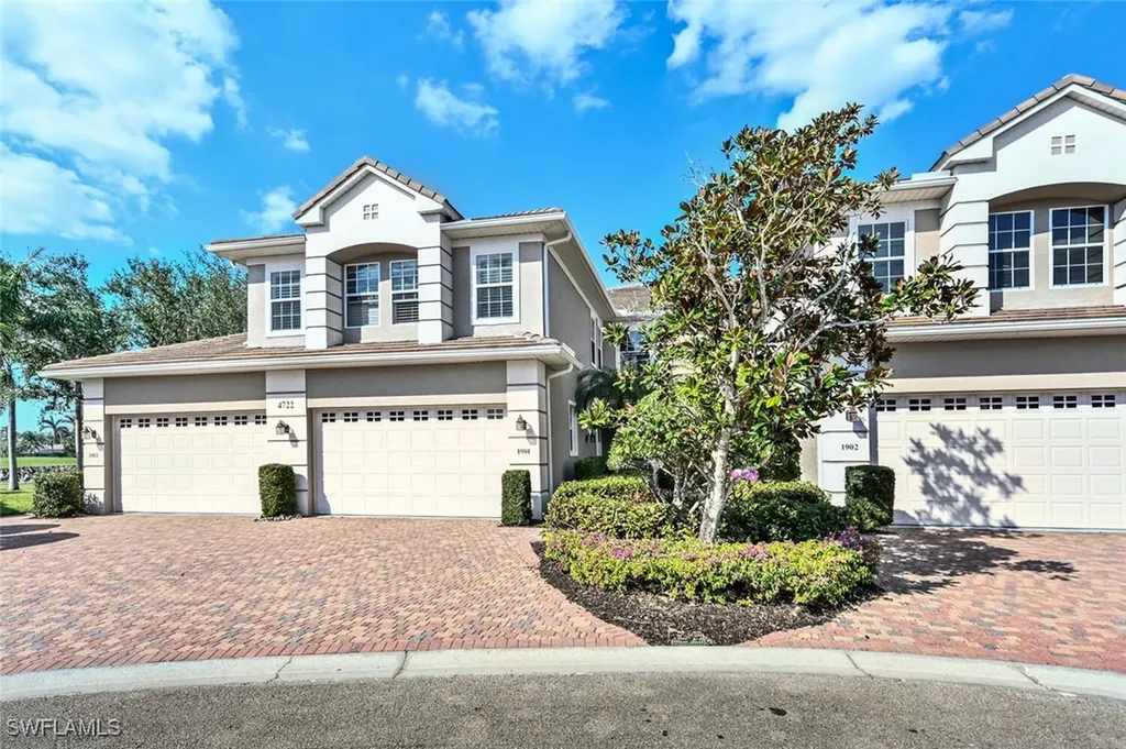 4722 Stratford Court Naples FL 34105