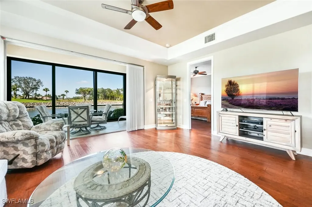 4722 Stratford Court Naples FL 34105