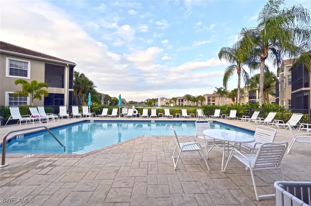 4722 Stratford Court Naples FL 34105