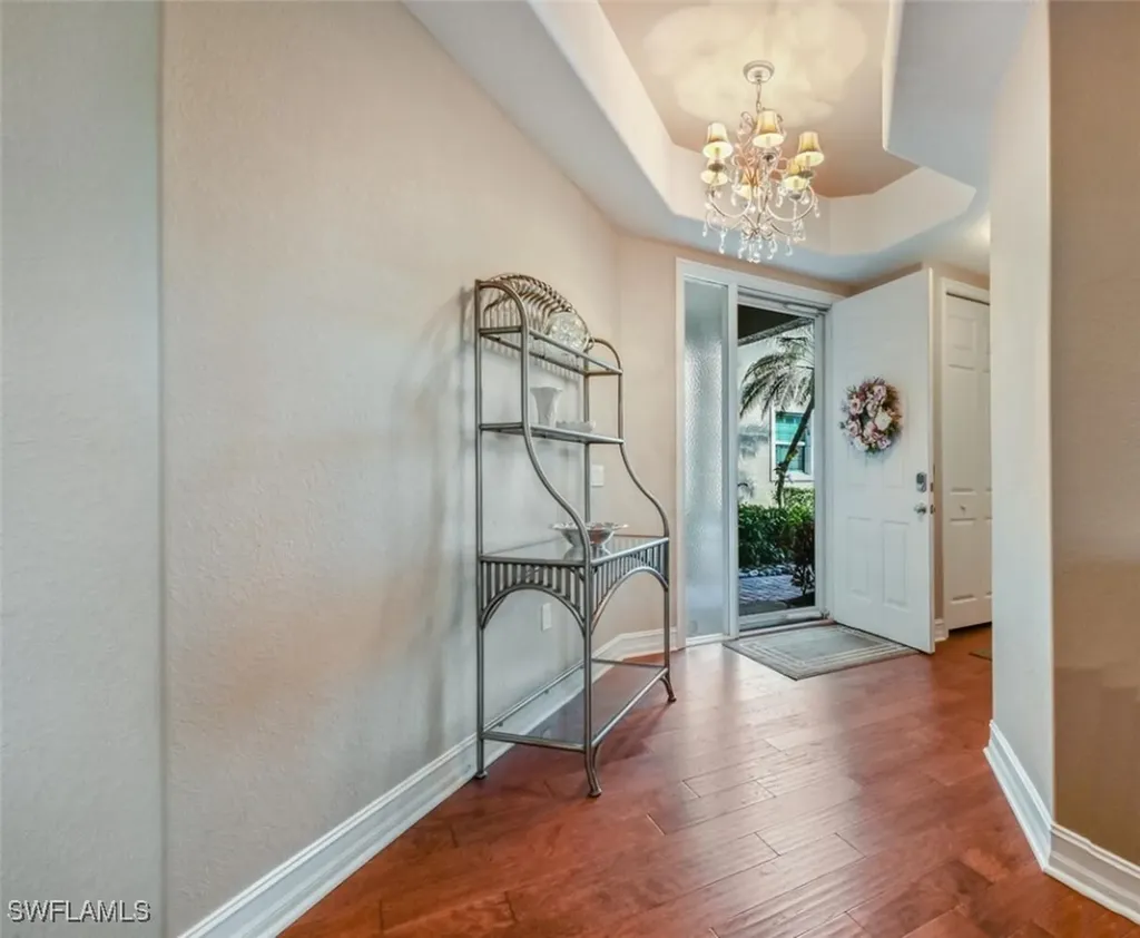 4722 Stratford Court Naples FL 34105