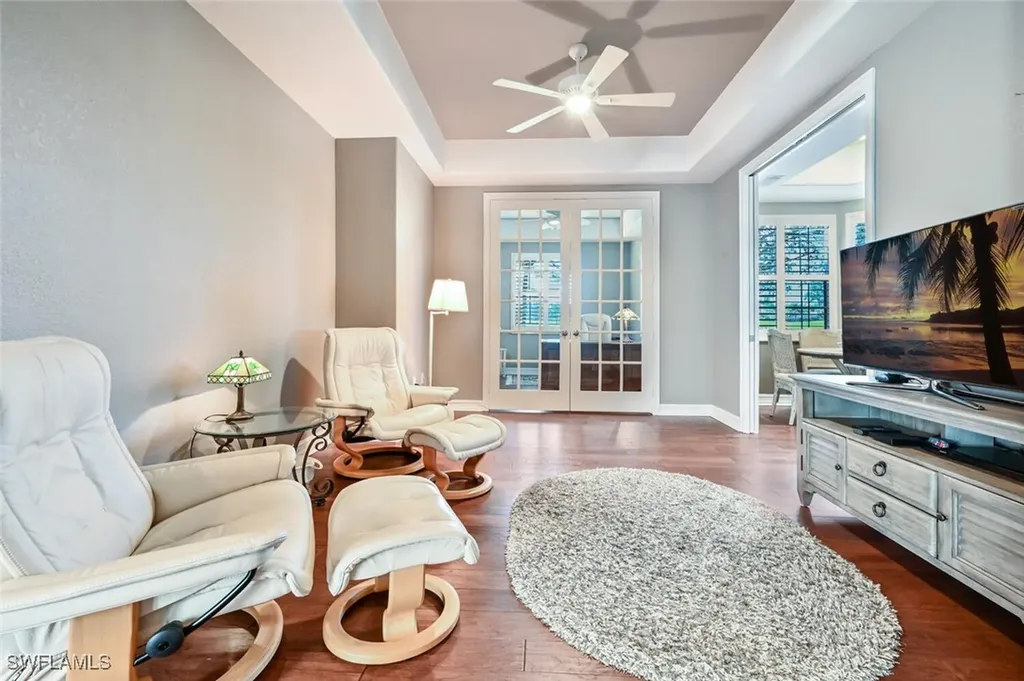 4722 Stratford Court Naples FL 34105