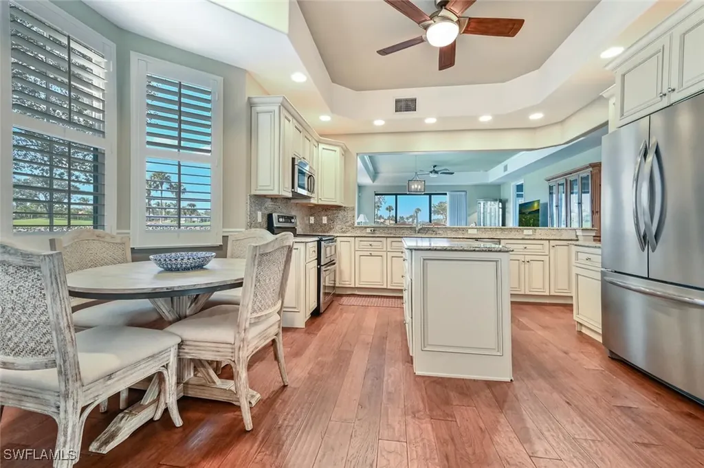 4722 Stratford Court Naples FL 34105