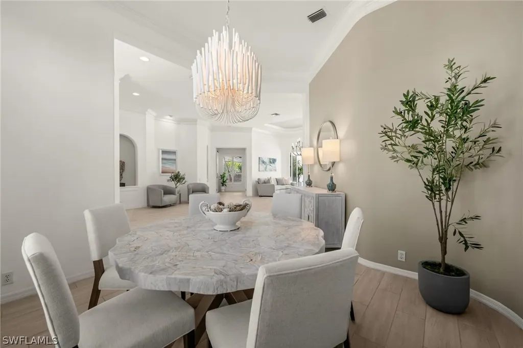 985 Spanish Moss Trail Naples FL 34108