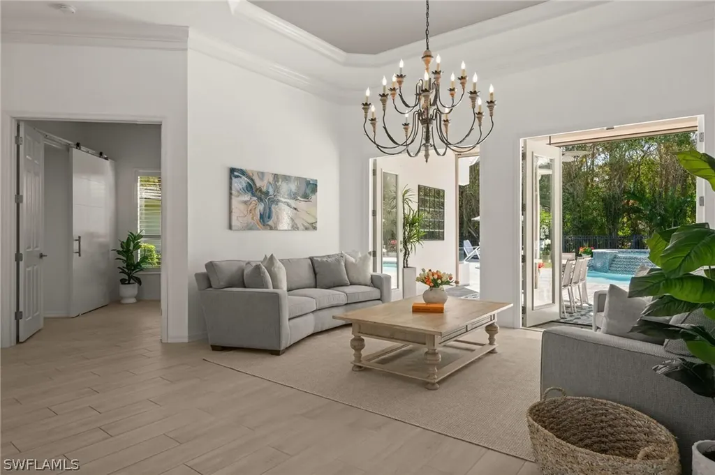 985 Spanish Moss Trail Naples FL 34108