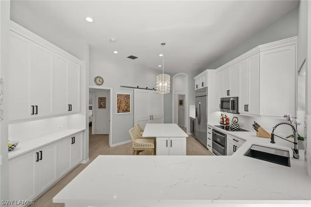 985 Spanish Moss Trail Naples FL 34108