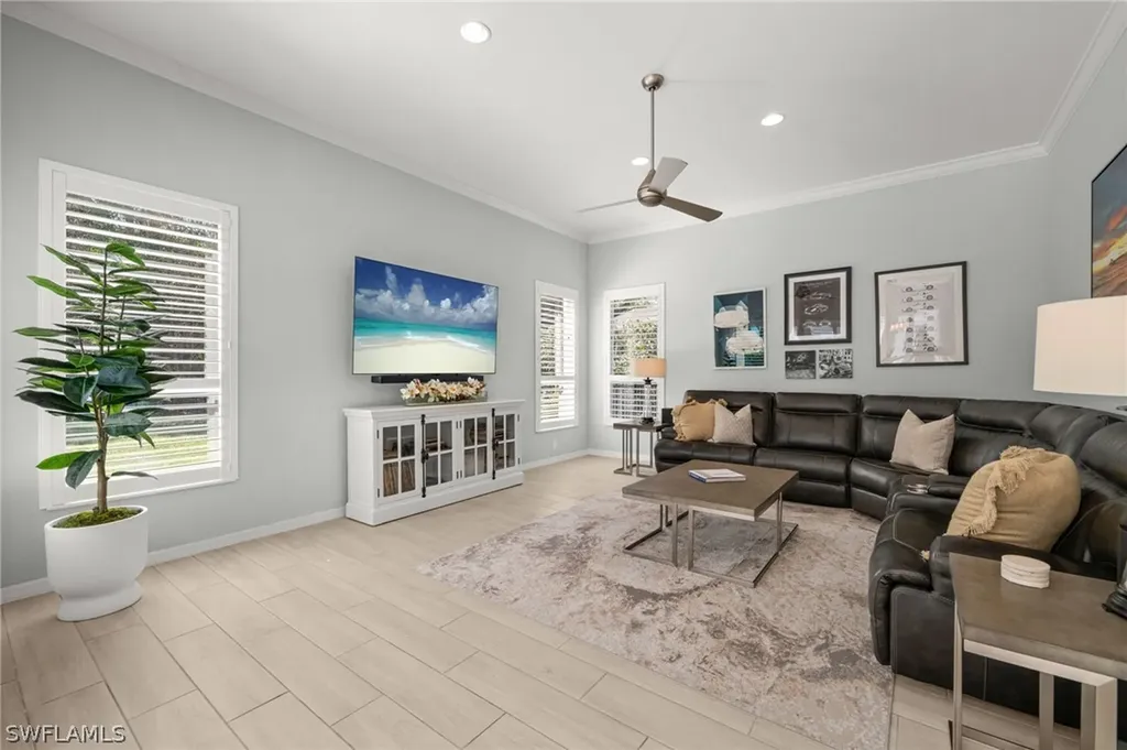 985 Spanish Moss Trail Naples FL 34108