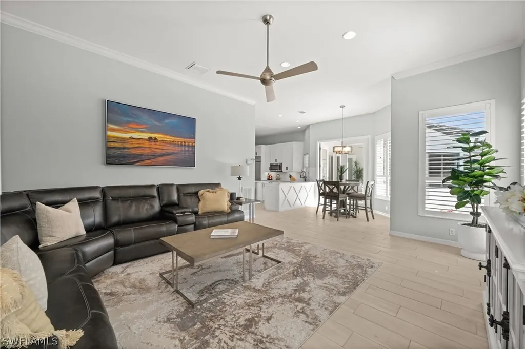 985 Spanish Moss Trail Naples FL 34108