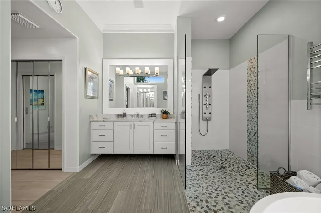 985 Spanish Moss Trail Naples FL 34108