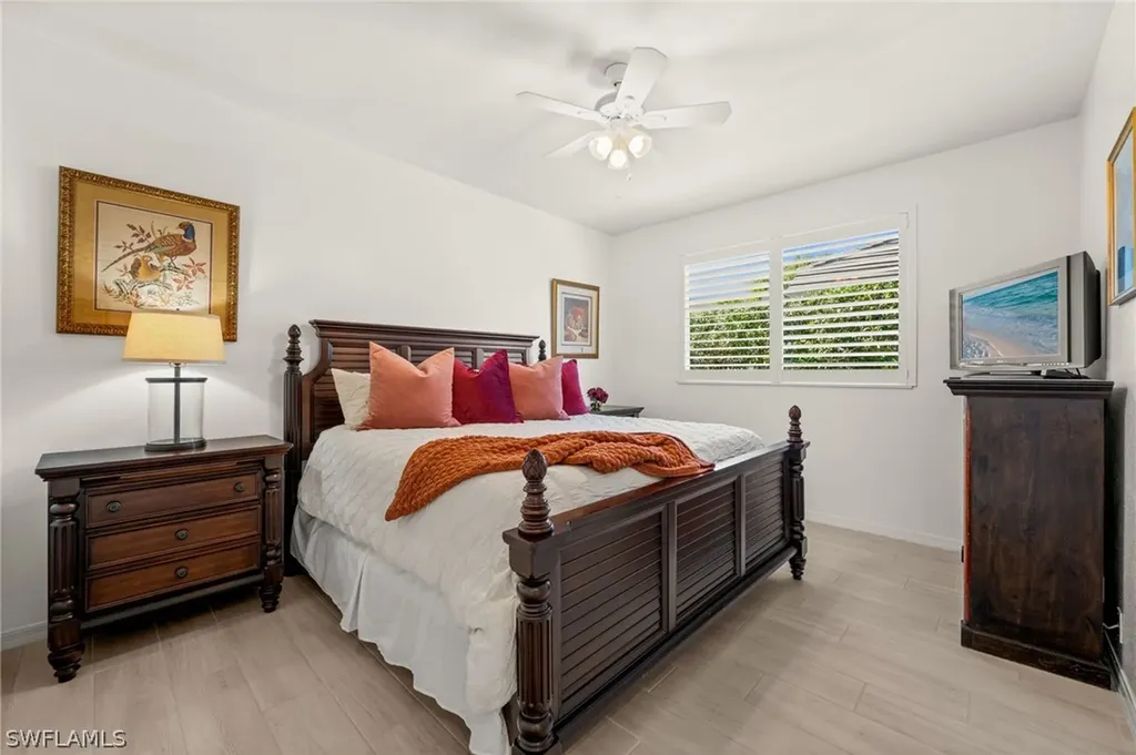 985 Spanish Moss Trail Naples FL 34108