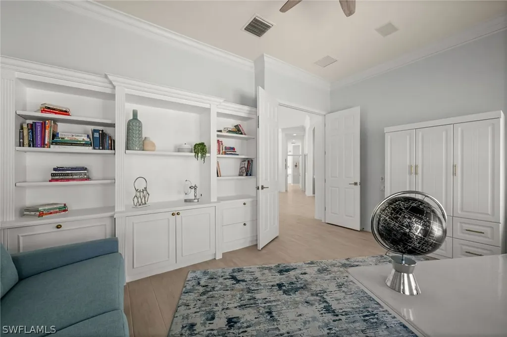 985 Spanish Moss Trail Naples FL 34108