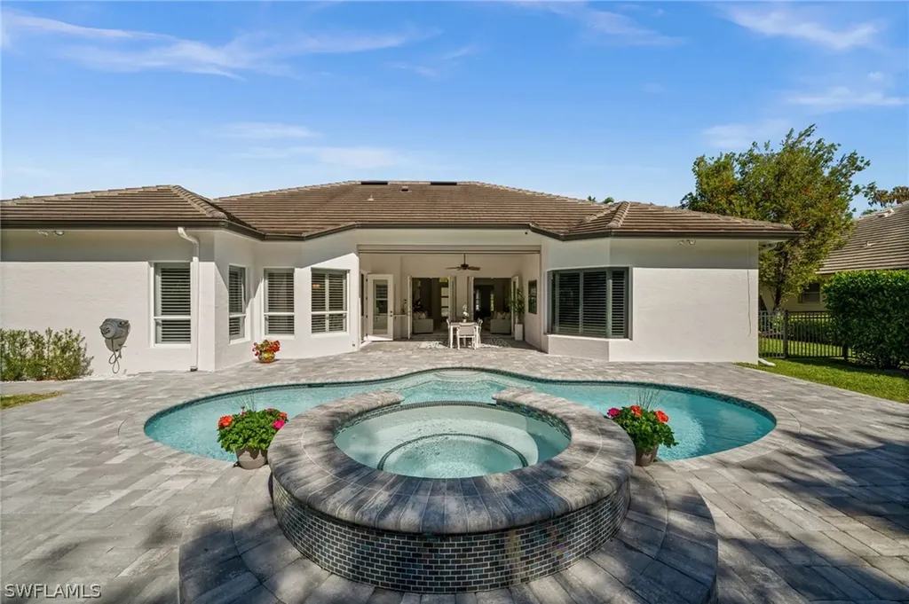 985 Spanish Moss Trail Naples FL 34108