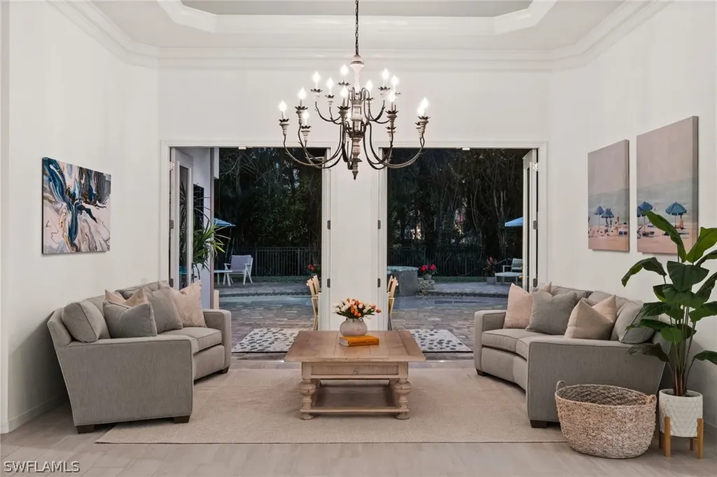 985 Spanish Moss Trail Naples FL 34108