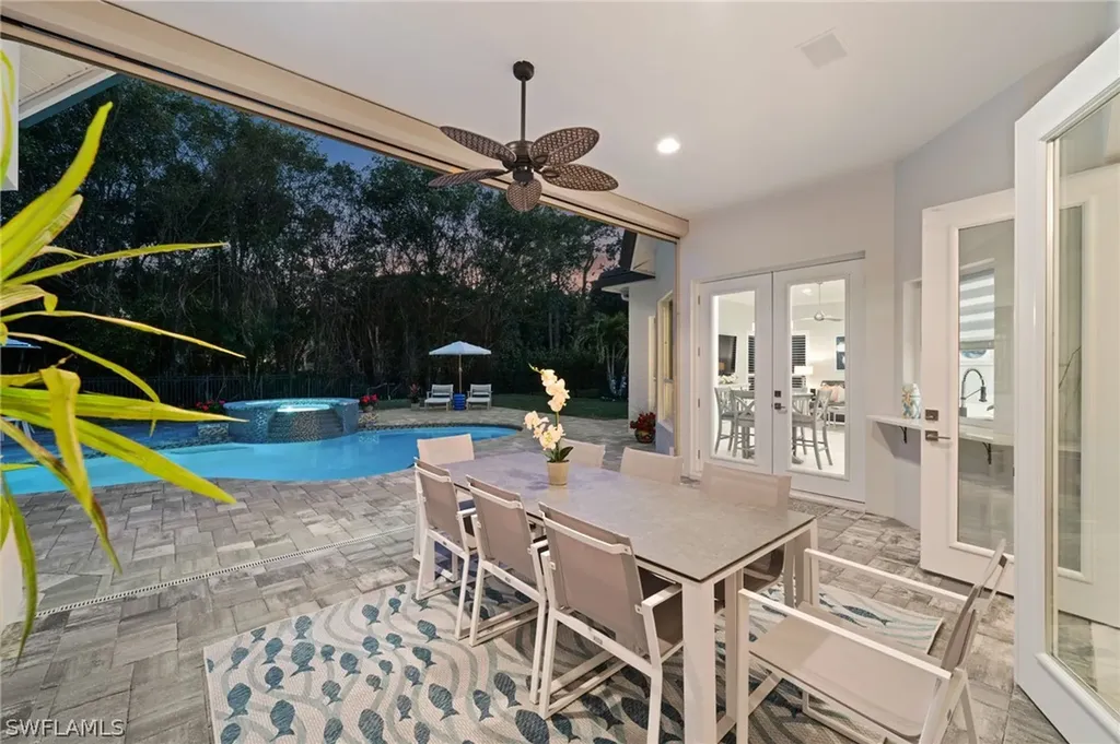 985 Spanish Moss Trail Naples FL 34108