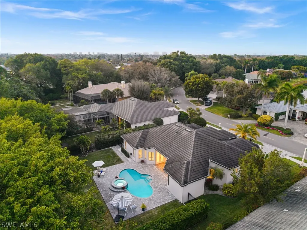 985 Spanish Moss Trail Naples FL 34108