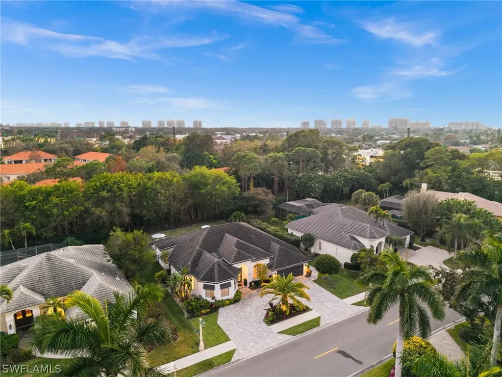 985 Spanish Moss Trail Naples FL 34108