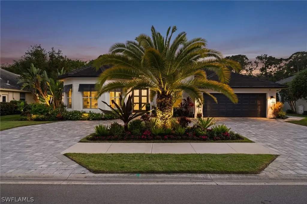 985 Spanish Moss Trail Naples FL 34108